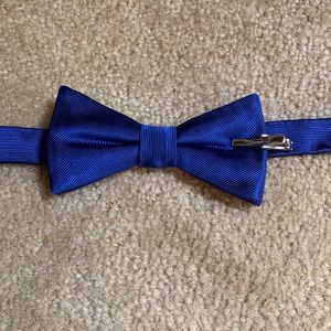 Van Heusen Blue Silk Bow Tie